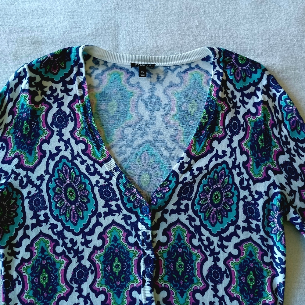 TALBOTS Floral Buttoned Top, size Mp - Picture 6 of 12